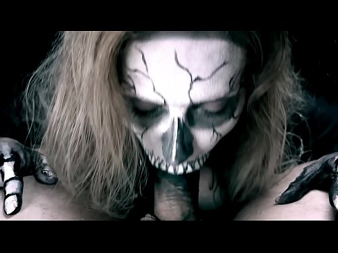 ❤️ Cô gái quỷ bú cặc bằng cái miệng đen của mình và nuốt kiêm. ☑ Fucking video ở% vi.desixxxtube.ru% ❌